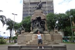 Dinho-no-Centro-de-Santos-10