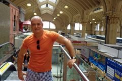 Dinho-no-Mercado-Municipal-de-SP-01